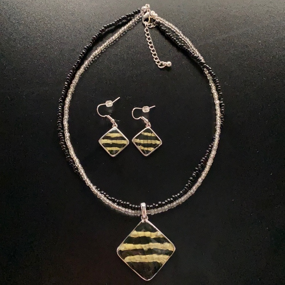 Beaded necklace and earring set.
